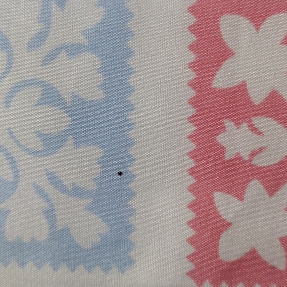 White Colorful Floral design Quilted Pattern Scarf 26x26 -inch - Good Condition - Picture 13 of 13